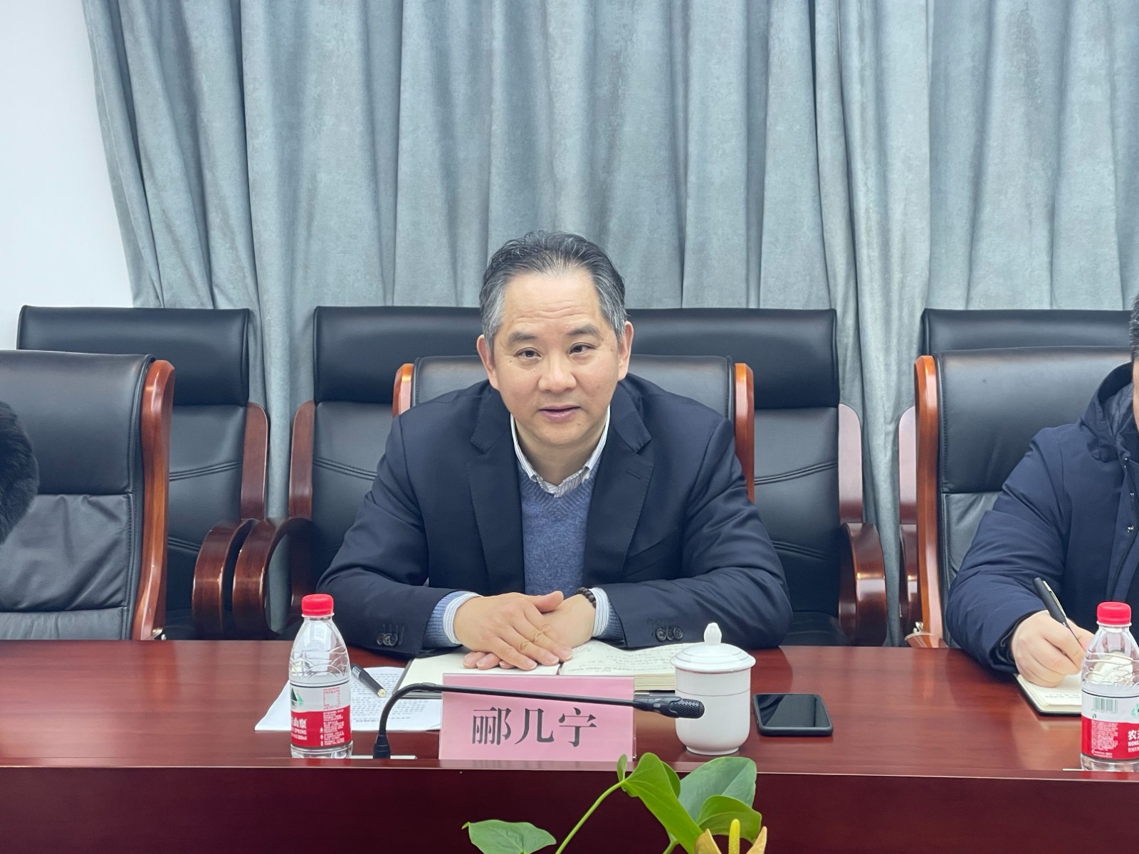 1675904814854662.jpg 大走訪(fǎng)大調(diào)研大服務(wù)大解題-酈總.jpg