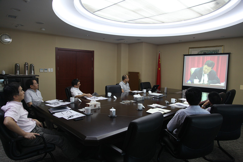 集團(tuán)公司黨委召開理論中心組專題學(xué)習(xí)會