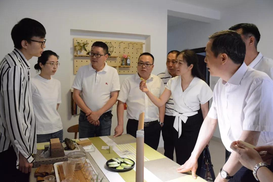 集團公司黨委書記總經(jīng)理虞岳明一行赴青田考察石雕產(chǎn)業(yè)