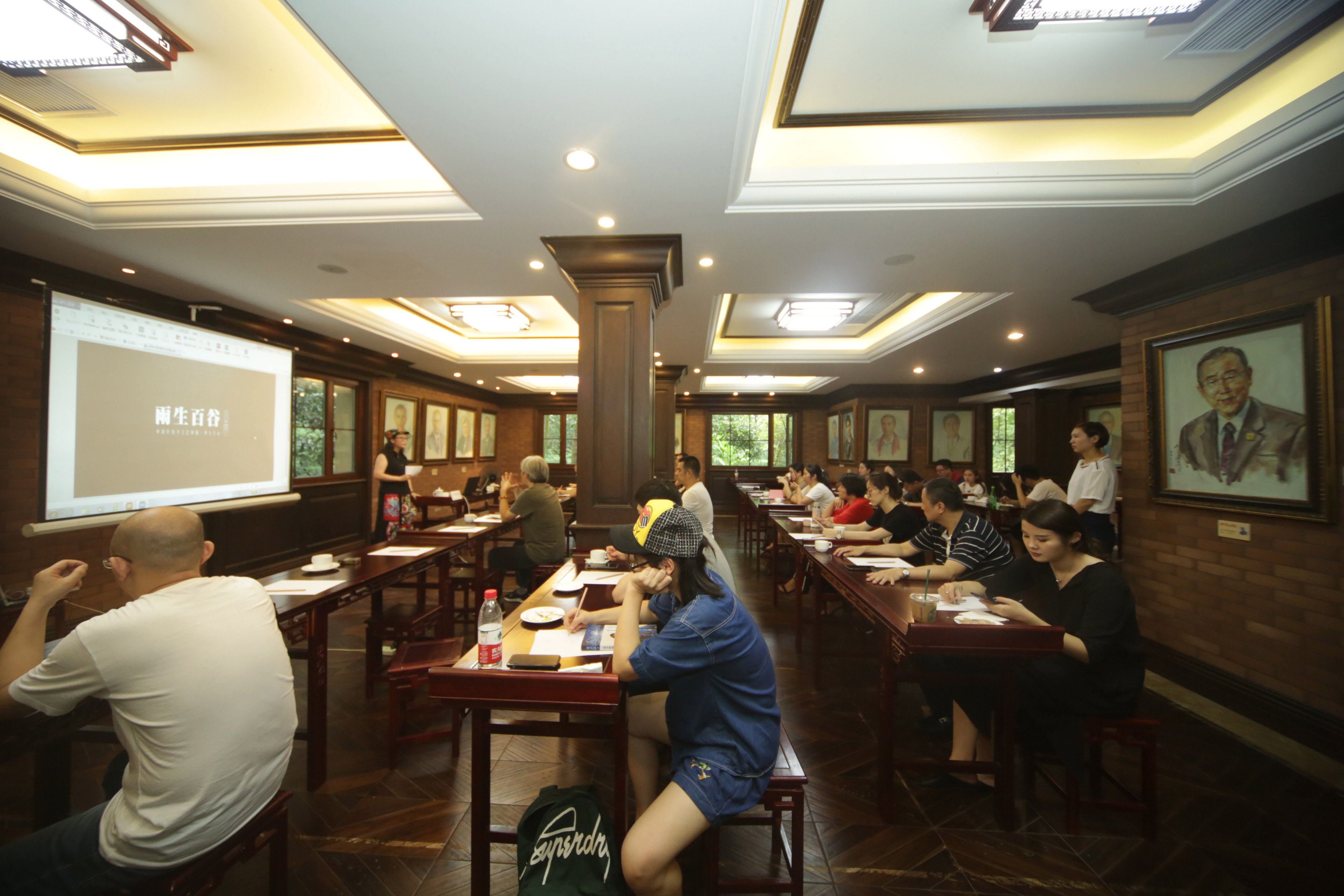 “凝聚工美新力量”第一期藝術沙龍圓滿舉辦