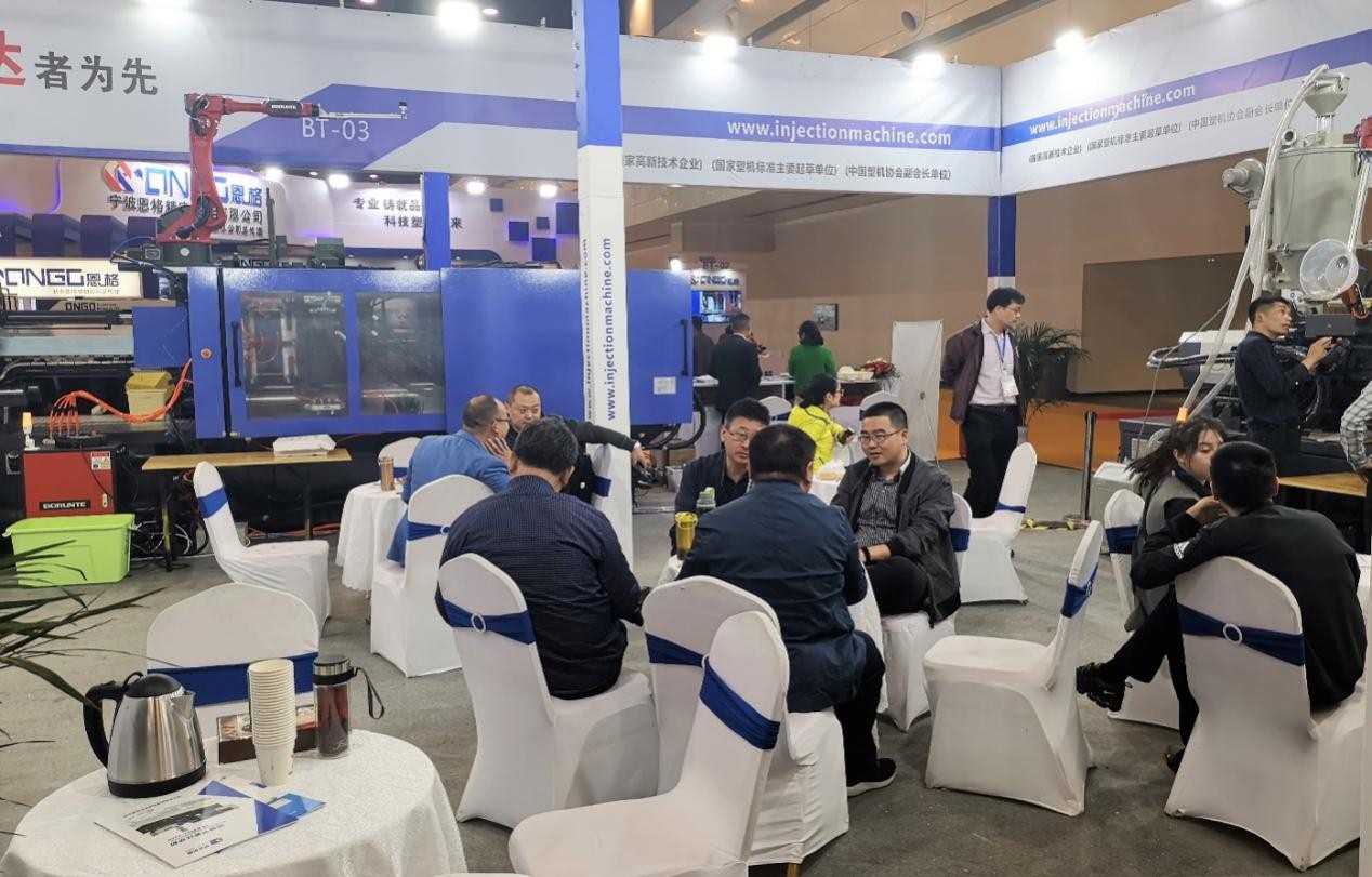 重振申達(dá) 揚(yáng)帆起航 —— 申達(dá)機(jī)器攜兩款拳頭產(chǎn)品全新亮相第九屆中國（鄭州）塑料產(chǎn)業(yè)博覽會