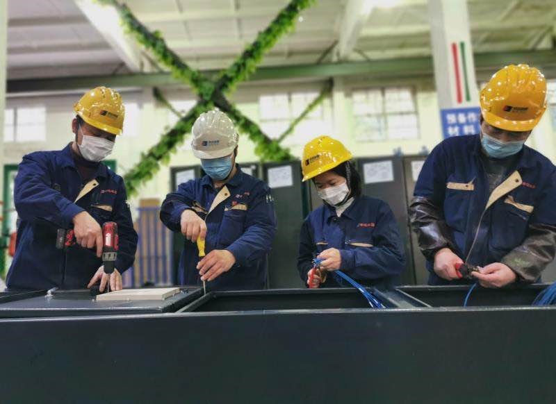 讓黨旗高高飄揚(yáng)在 “保產(chǎn)能、保搬遷”的主戰(zhàn)場(chǎng)上——裝配支部“保產(chǎn)能、保搬遷”主題黨日活動(dòng)側(cè)記