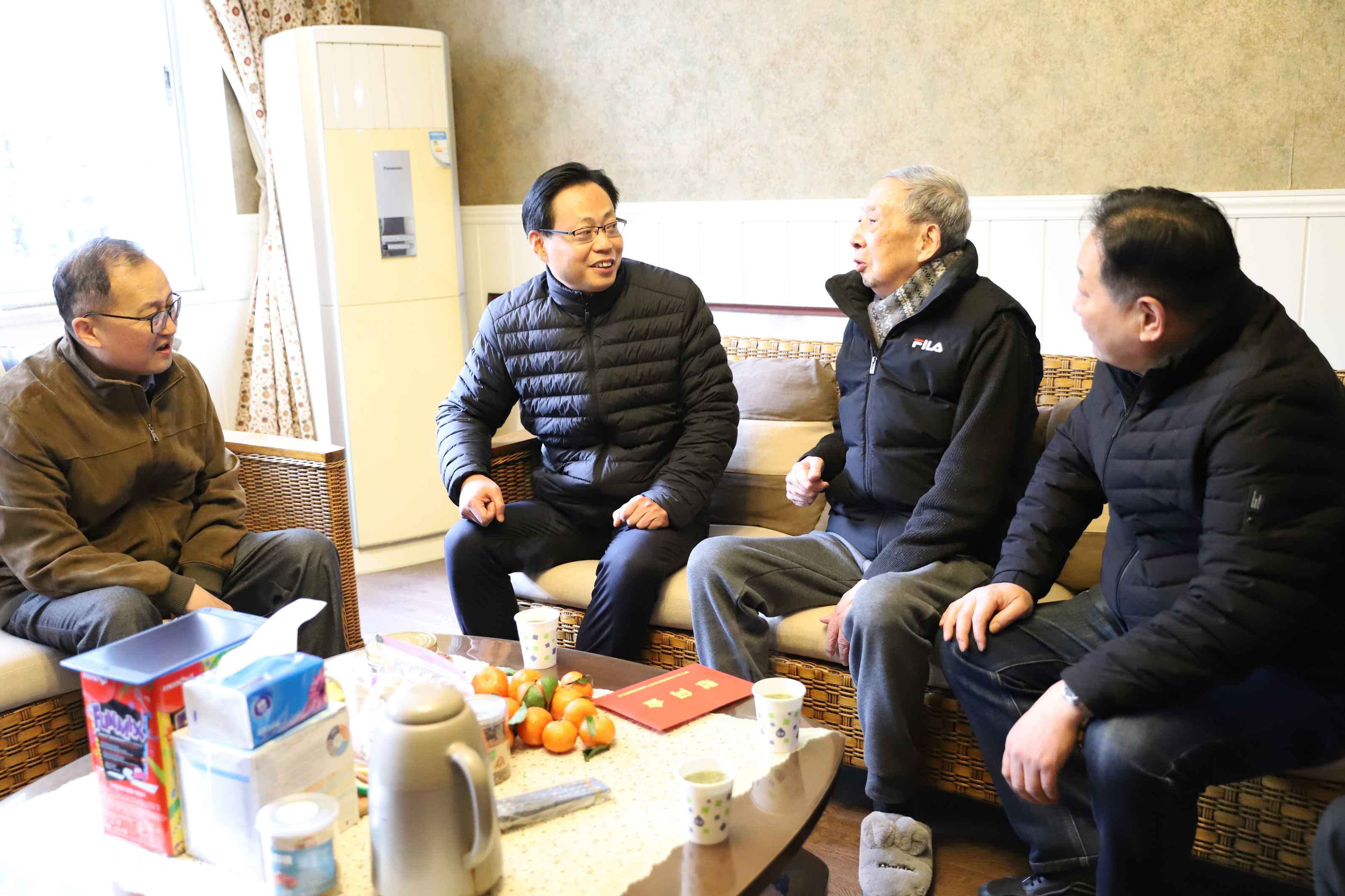 省國資委黨委委員、副主任劉盛輝到省二輕集團(tuán)開展年度黨建工作檢查考核和“三服務(wù)”活動