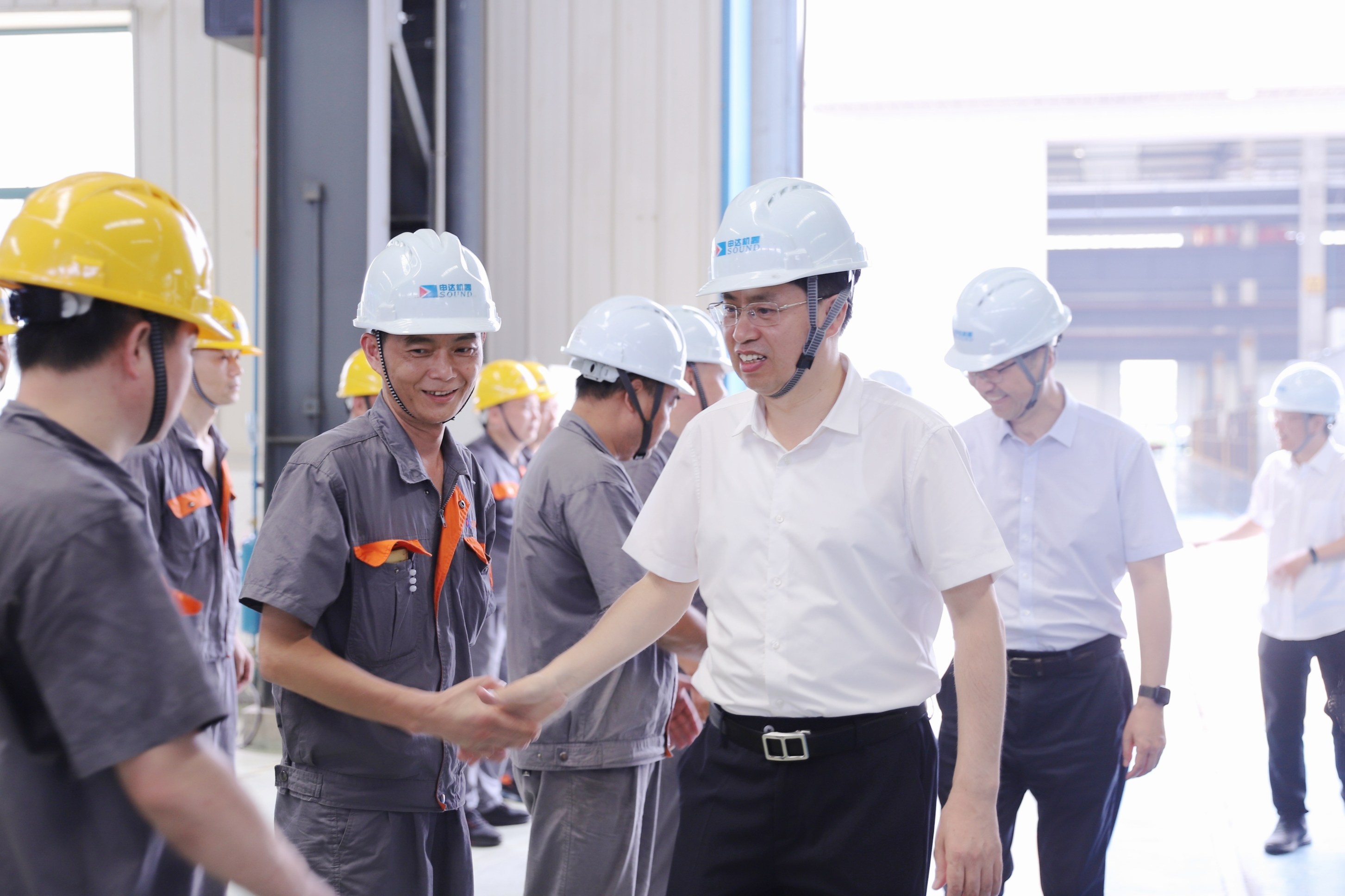 集團(tuán)公司黨委書記、董事長楊勝杰一行赴申達(dá)機(jī)器公司開展主題教育調(diào)研 傳達(dá)貫徹省委十五屆三次全會精神